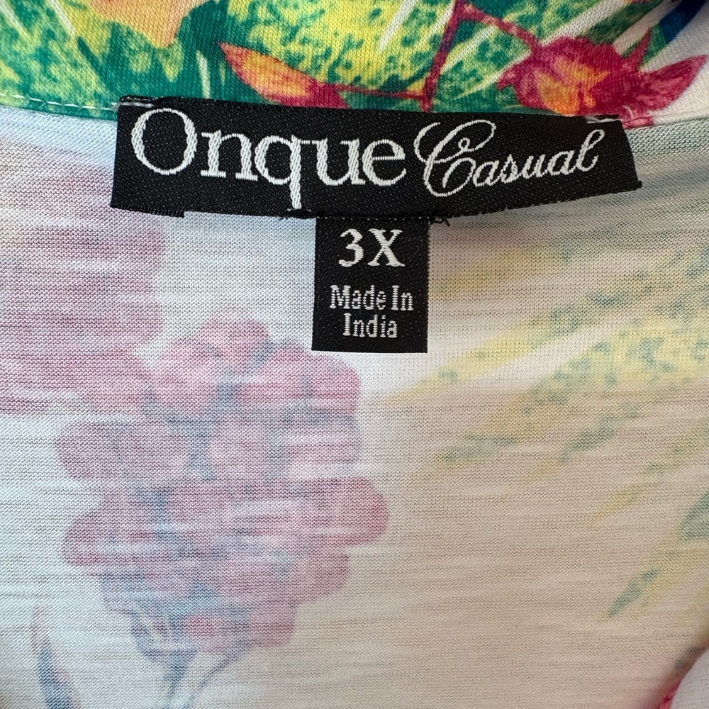 Onque Casuals NWT Tropical Print Top with tie front and rhinestones. Size 3X - Picture 2 of 9